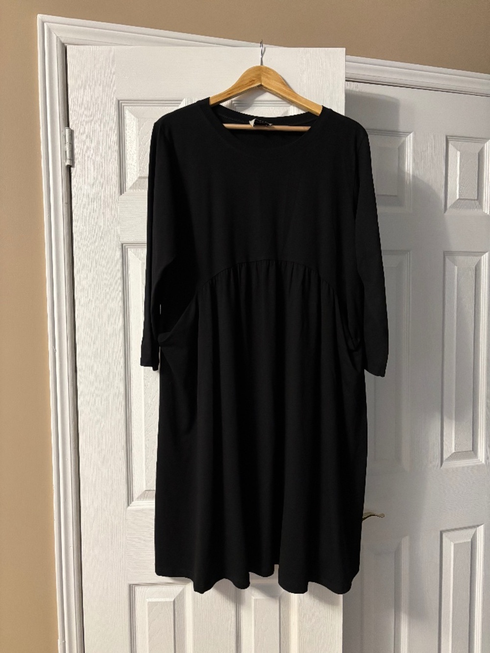Apache Shops Black Pocket Dress | Relaxed Fit | Timeless Minimalist Style